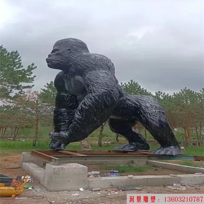玻璃钢大型金刚雕塑 (4)